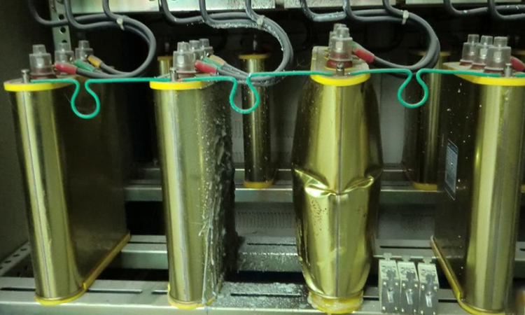 電力電容器運行中故障