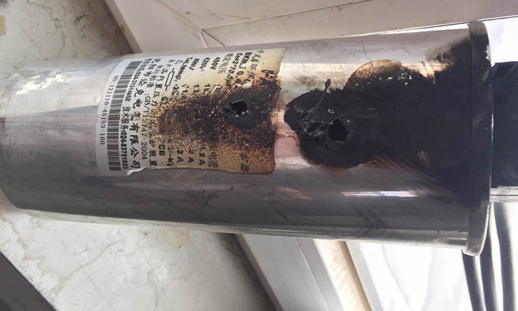 簡單介紹低壓電容器的電容元件擊穿故障