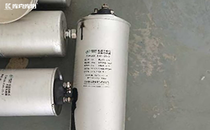 低壓電力電容器