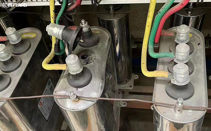 低壓電力電容器